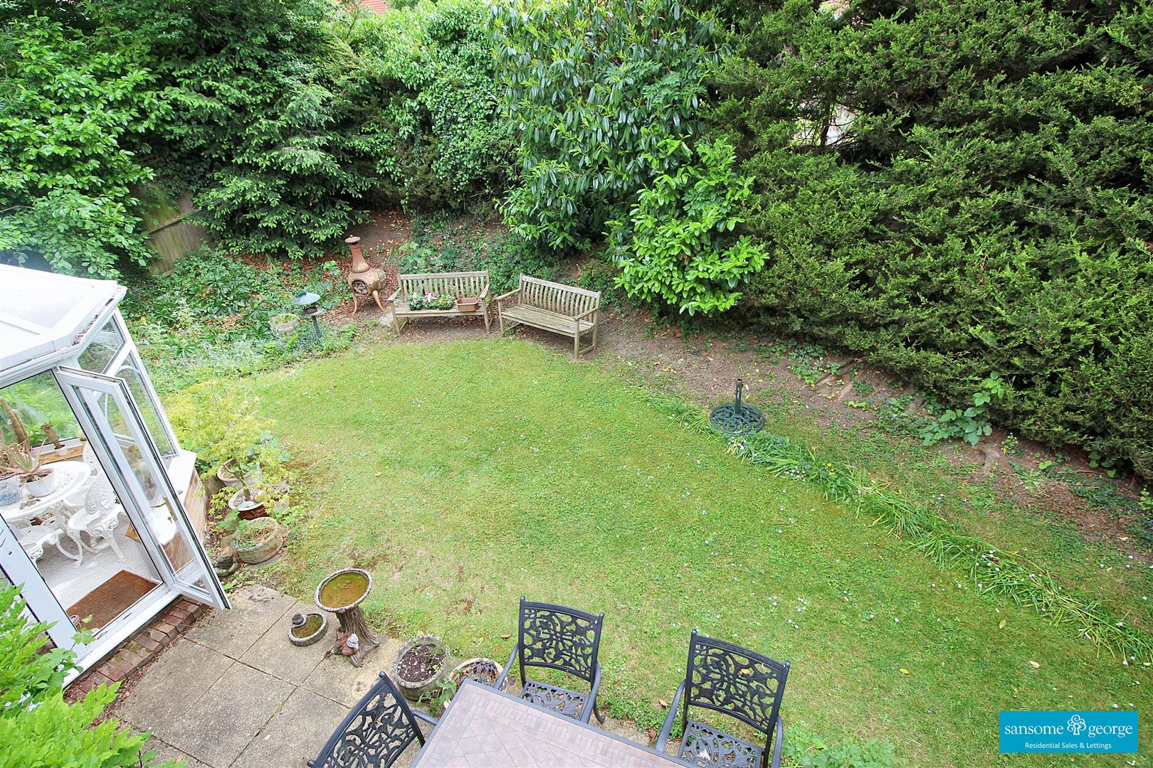 Simons Close, Tilehurst, Reading
